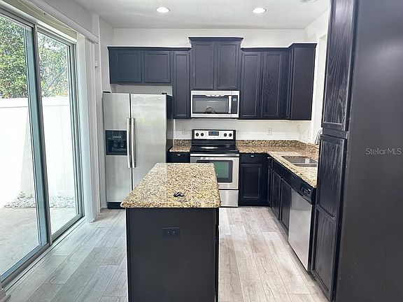 3rd image of 9468 Tawnyberry St