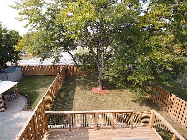 72B Gooderham Dr #UPPER — Photo 9