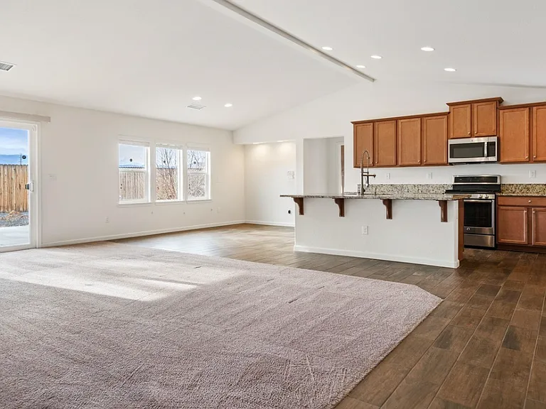 127 Deerfield Rd — Photo 3