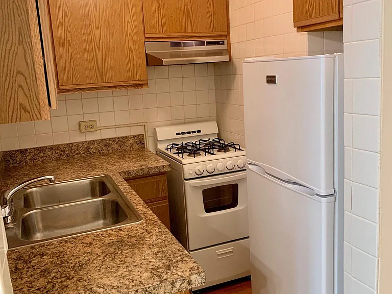 644 West Surf — Photo 42
