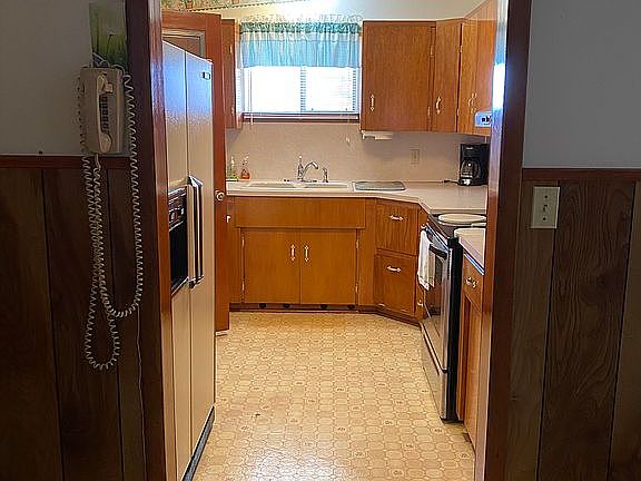 4th image of 7840 N 134th Ave E