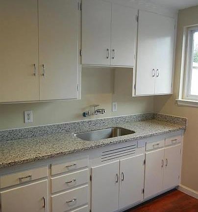5th image of 712 N Genevieve Ln #1