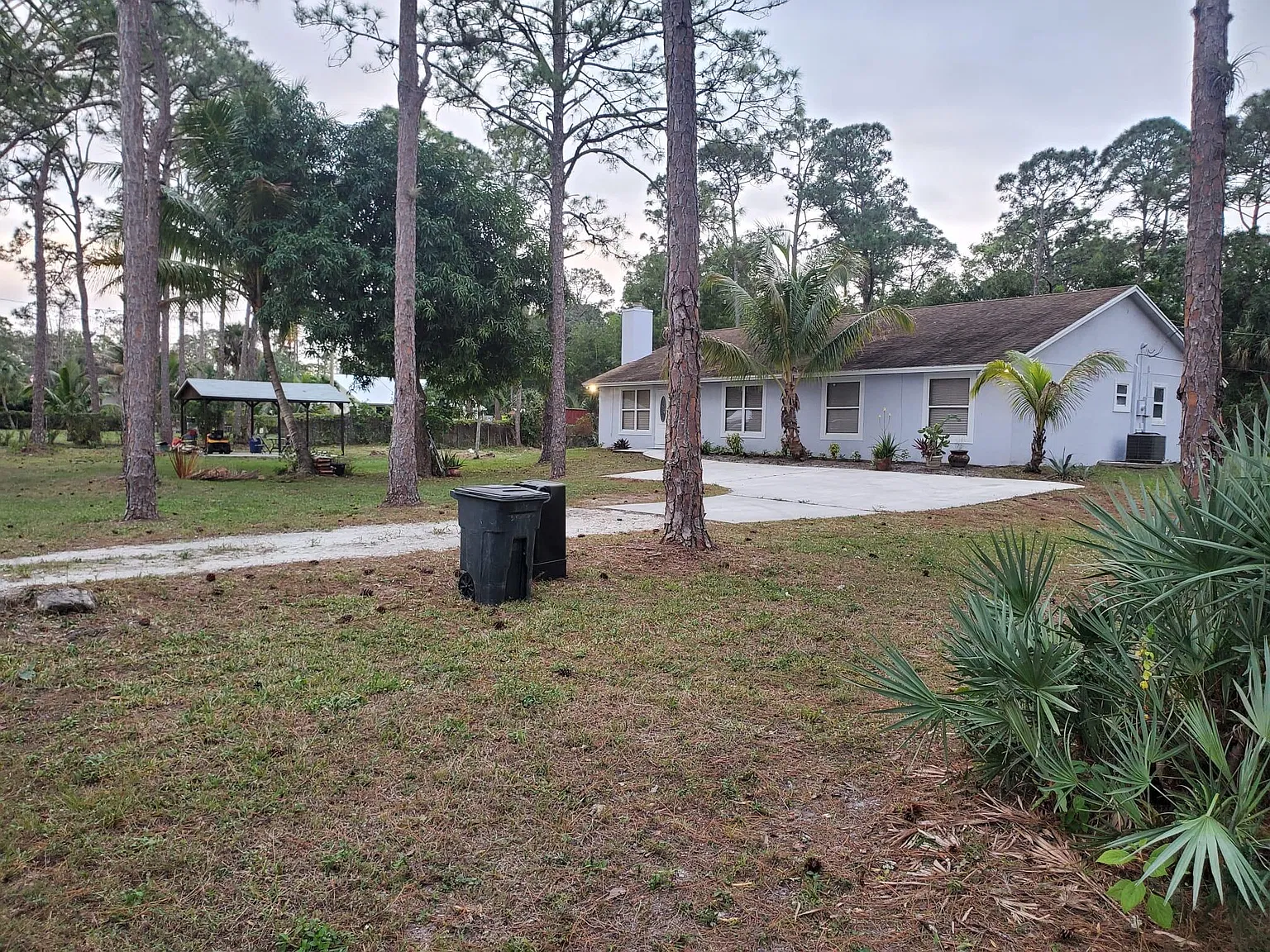 5 bed, 2.5 bath, 1791 sqft, $3,200 — Photo 2