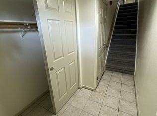 494 W Sunnyview Dr #6, Oak Creek, WI 53154