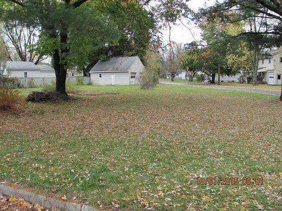 5th image of 300 Birch St
