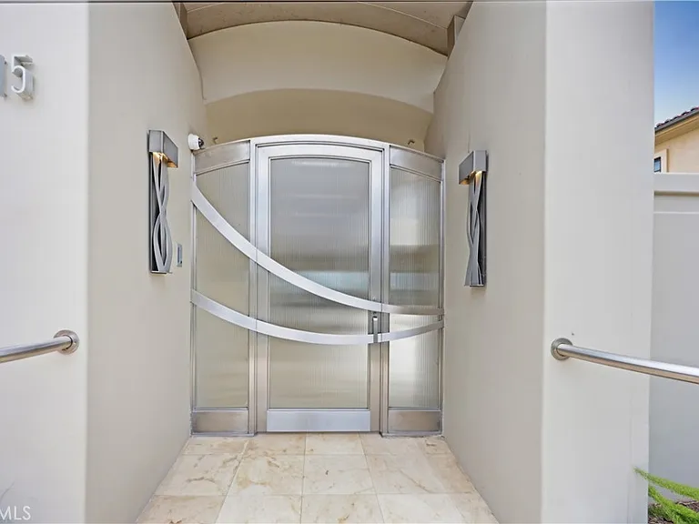 15 Goleta Point Dr — Photo 4