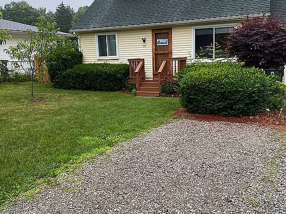 2nd image of 670 Ferndale Ave