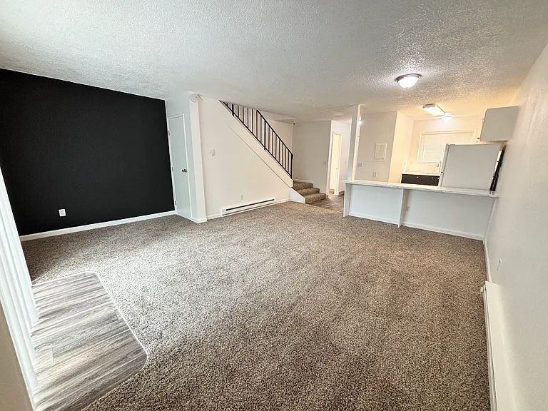 1200 E Powell Blvd #10 — Photo 8
