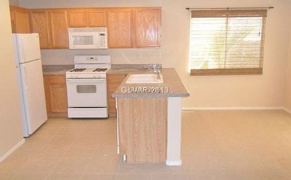 3rd image of 10433 Mihela Ave