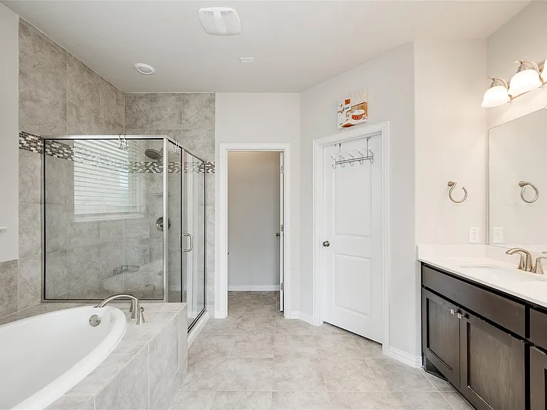 3327 Columbus Way — Photo 16
