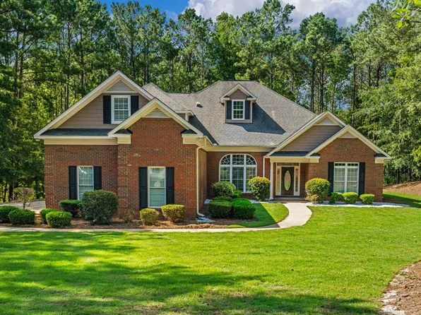 88 Lakeview Dr, Hamilton, GA 31811