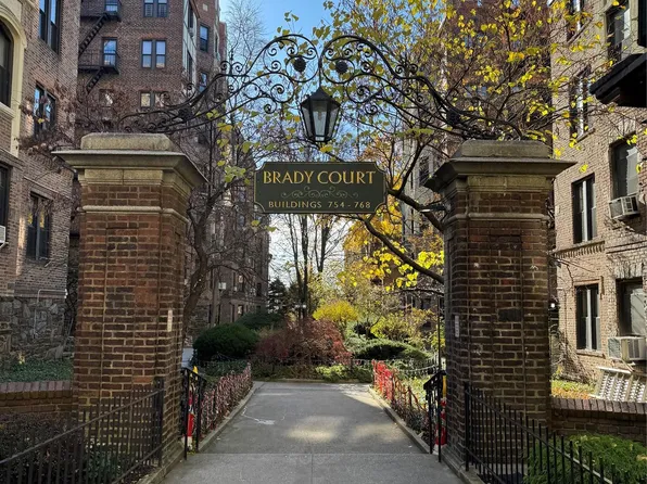 754 Brady Avenue #604, Bronx, NY 10462