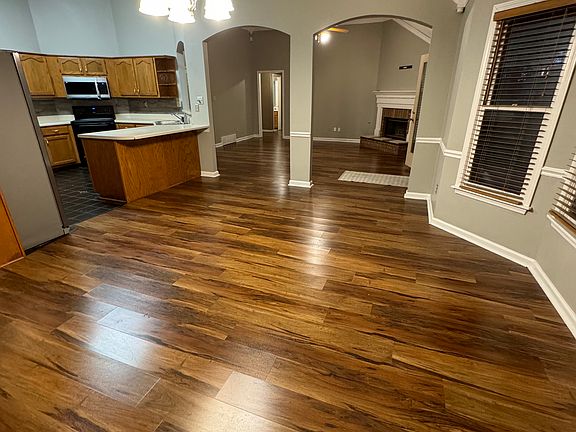 4th image of 9080 Chimneyrock Blvd
