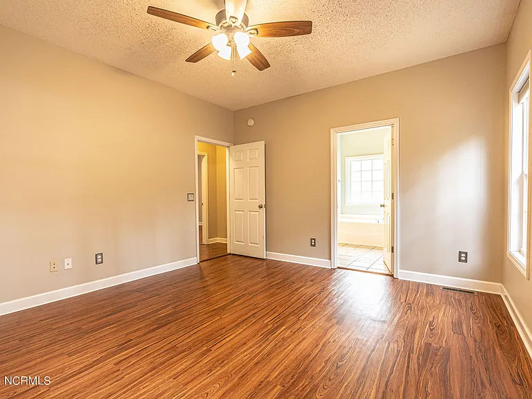 465 Crestview Rd — Photo 41