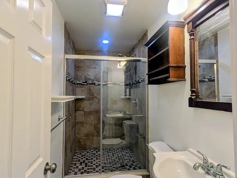 11 Linden St #2 — Photo 8