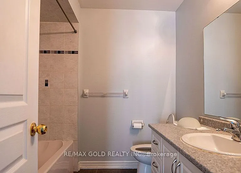 11 Vanderpool Cres #1 — Photo 18