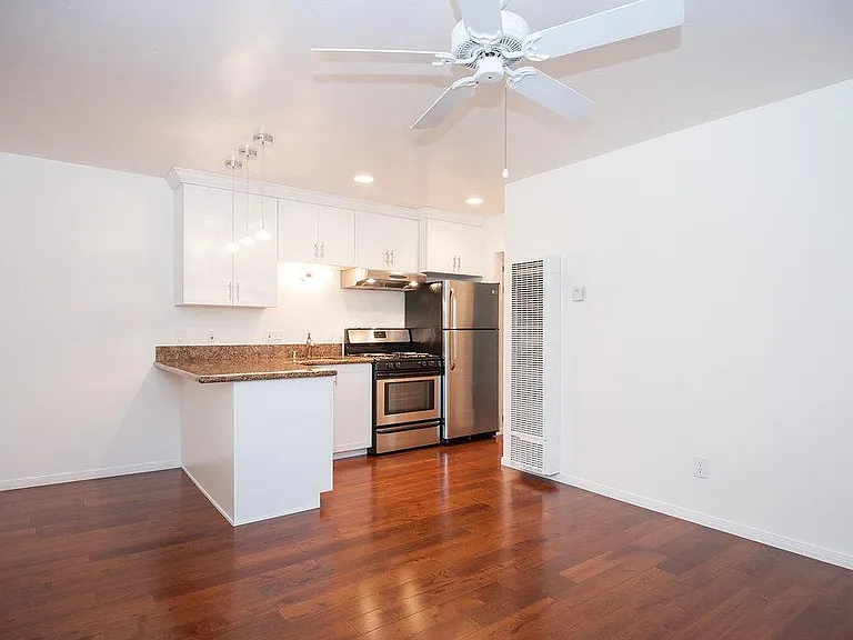 1066 Turquoise St #8 — Photo 3