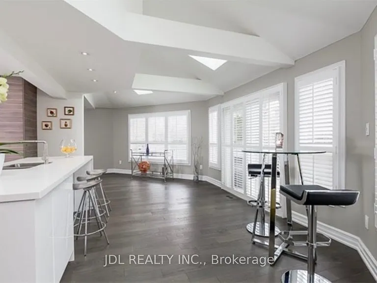 1255 Heritage Way — Photo 7