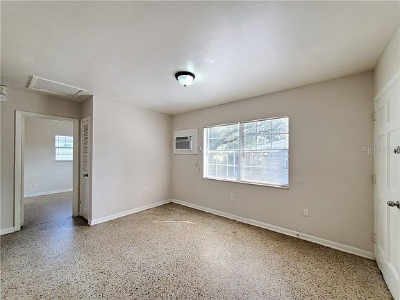 3rd image of 1406 E Seneca Ave APT B