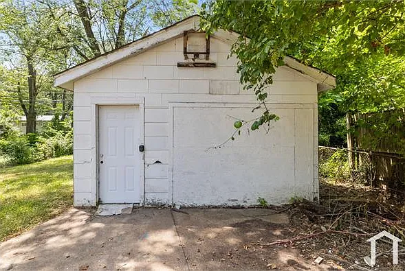 10333 Earl Dr — Photo 26