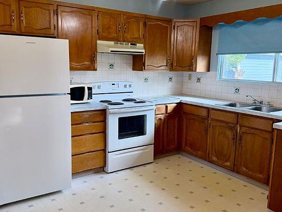 5th image of 5409 W 57th St