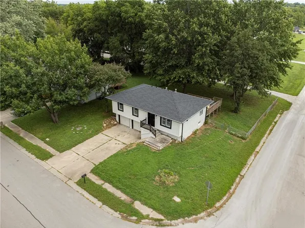 1509 SE Royal St, Oak Grove, MO 64075