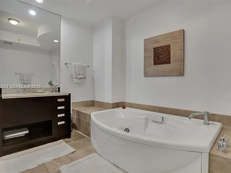 18201 Collins Ave #4108 — Photo 23