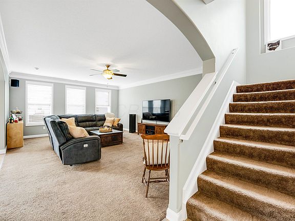 5th image of 450 Hemhill Dr