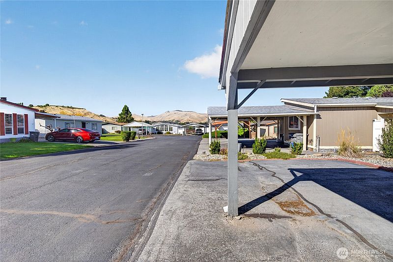 5th image of 1137 Foothills Lane #19