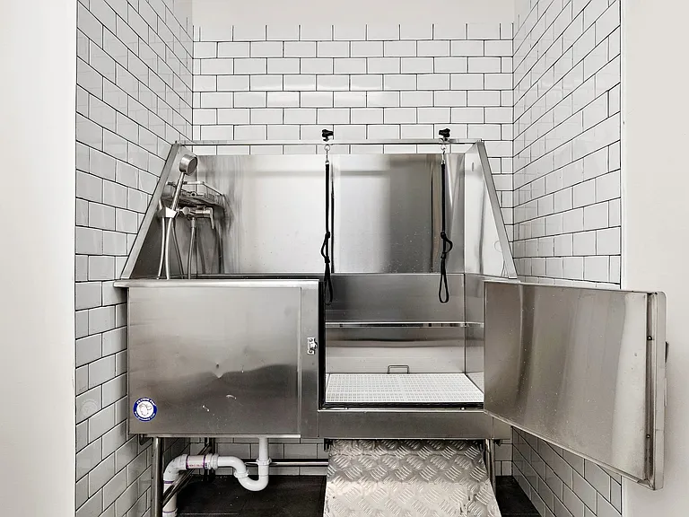 Transform your lifestyle at Chardon Court Apartments, where modern amenities meet stylish design. Enjoy the convenience of sleek fixtures in thoughtfully designed spaces. Don't miss outschedule your tour today and see it for yourself!
