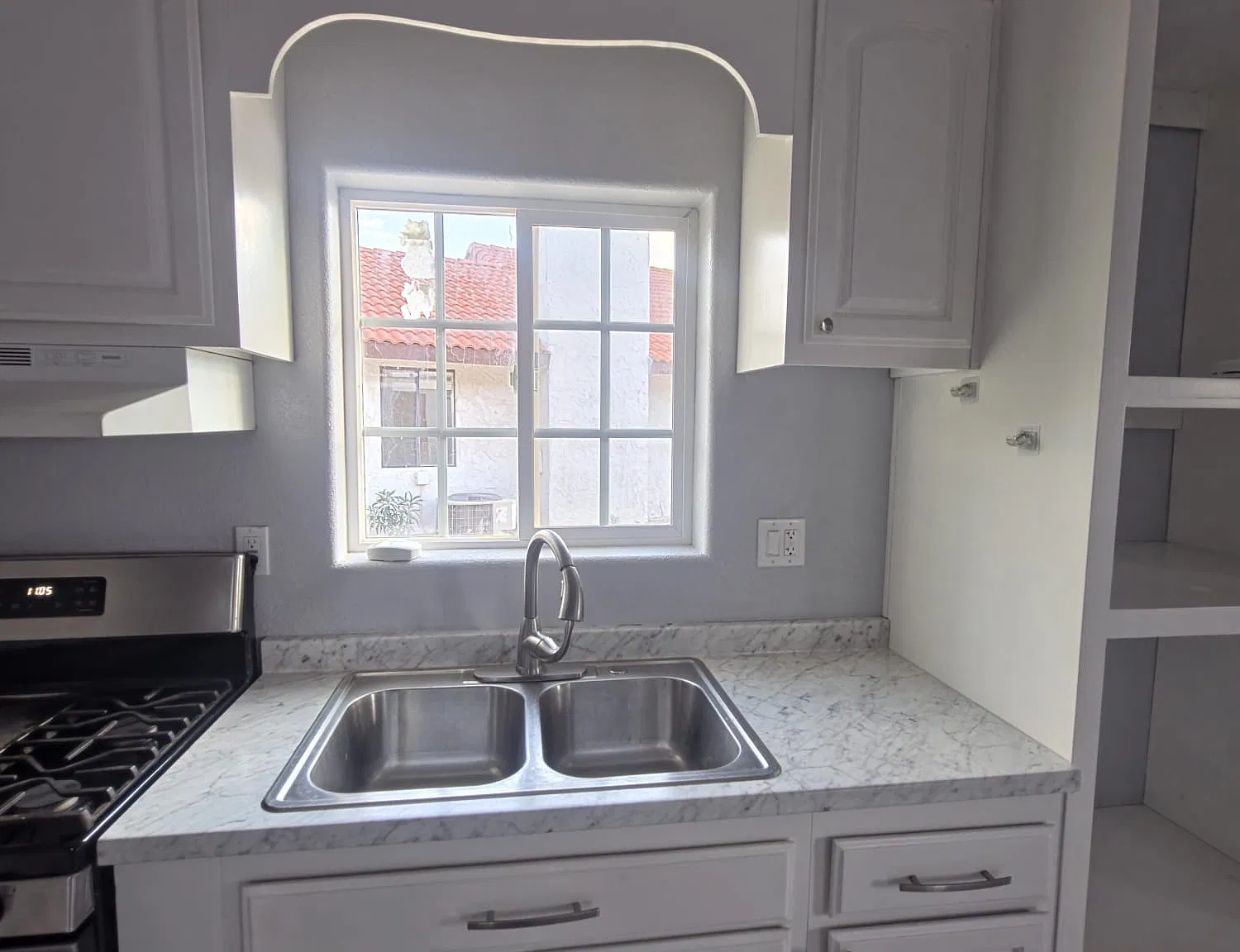 2 bed, 850 sqft, $2,200 — Photo 1