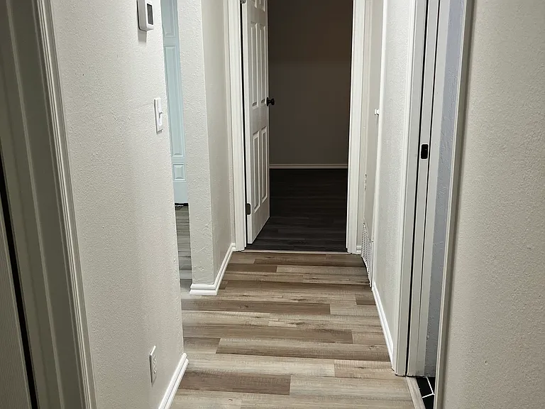 1622 Oxford Way — Photo 13