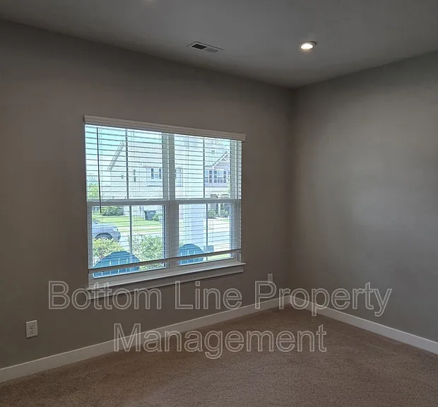 2030 Sewall Ave SW — Photo 7