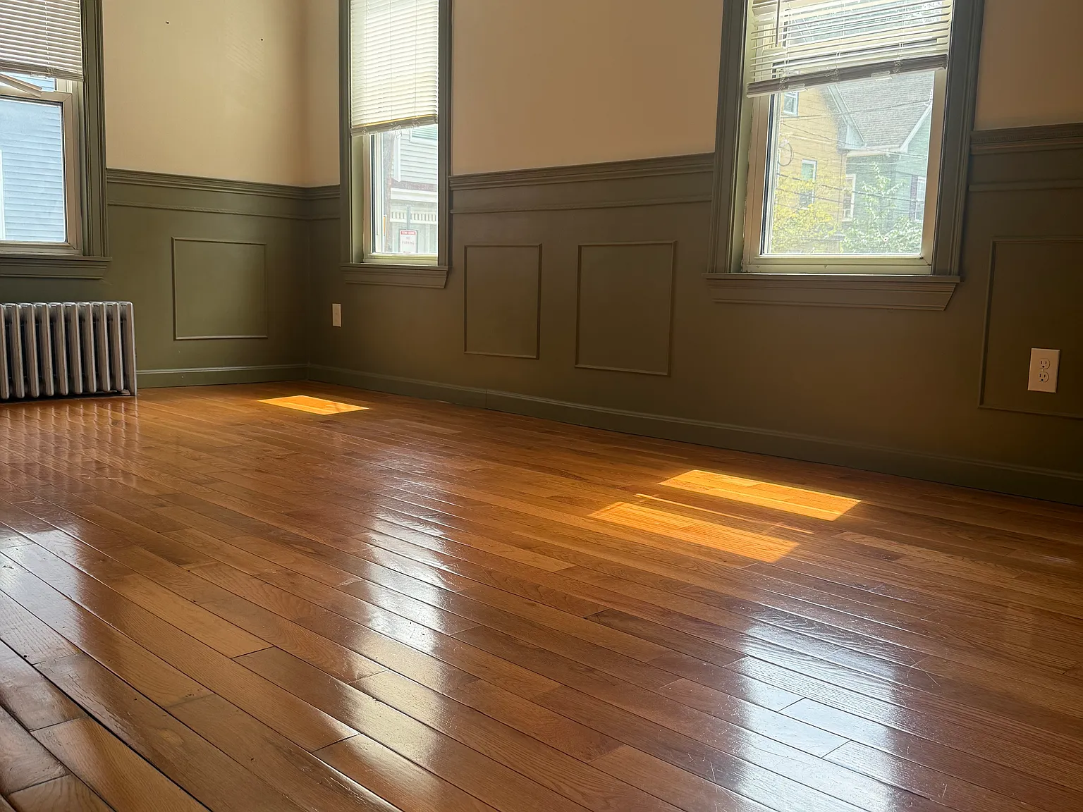 3 bed, 1504 sqft, $5,100 — Photo 3
