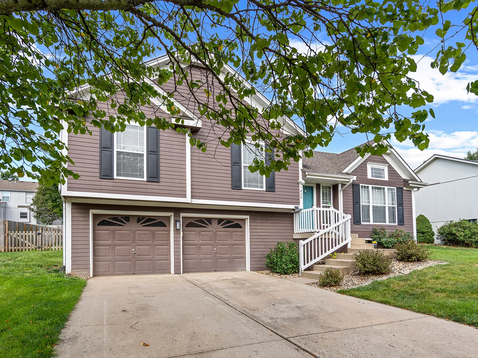 3 bed, 2.5 bath, 1967 sqft, $2,550 — Photo 3
