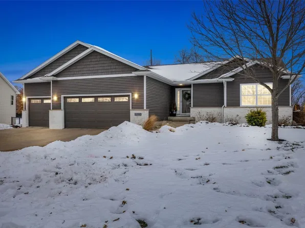 3523 Prairie Creek Rd SW, Cedar Rapids, IA 52404