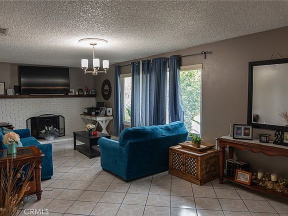 5th image of 10837 Locust Ave