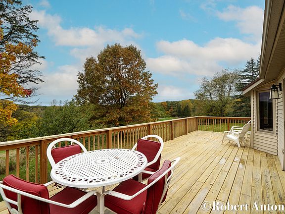 5th image of 2457 Grand River Dr NE