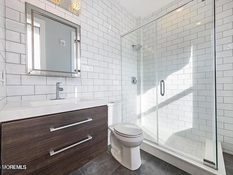 160 Monmouth St #2 — Photo 22
