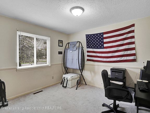 5th image of 5815 E Lake Dr
