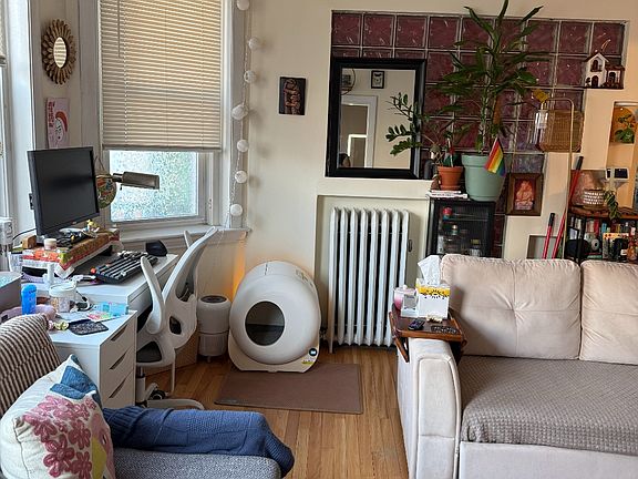 2nd image of 61 Thatcher St APT 1A