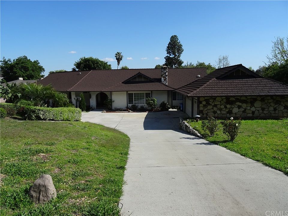 1st image of 850 W Orange Grove Ave