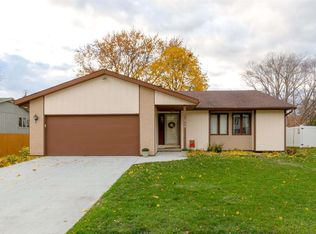 319 Parkgate Rd, Cedar Falls, IA 50613