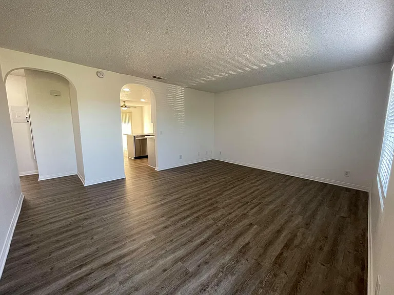 Charter Oaks Apartment Homes — Photo 9