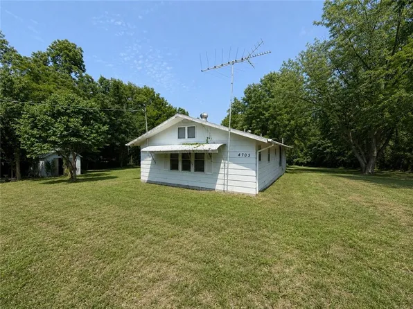 4705 N Koger Rd, Sibley, MO 64088