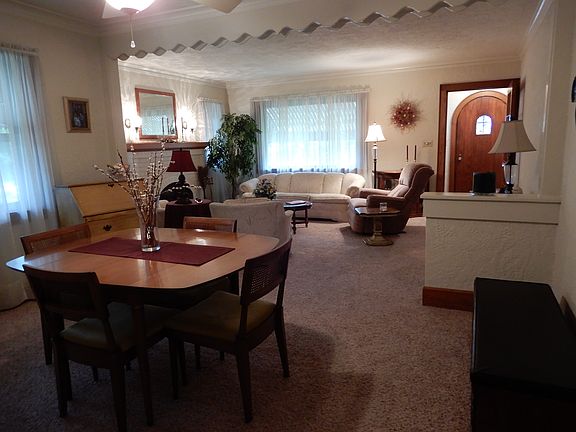 5th image of 226 Hollister Ave