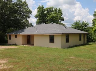 8254 Sawmill Rd, Atoka, OK 74525