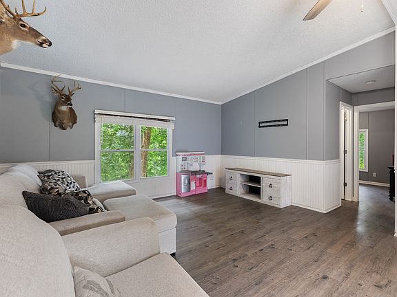 5th image of 1022 Dogwood Ln