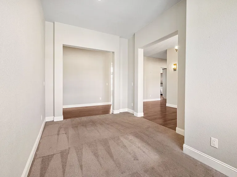 1015 N Cantlon Ln — Photo 8