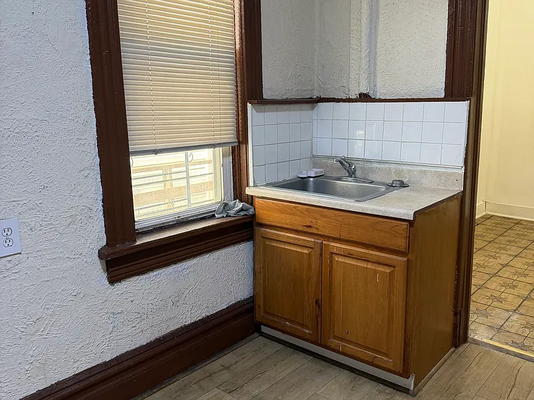 1827 S Ruble St #1R — Photo 8